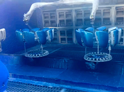 Online Rotating Spraying of Car Rearview Mirrors, Fuel Tank Caps and Decorative Strips